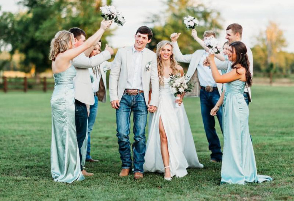 rustic wedding venue broken bow