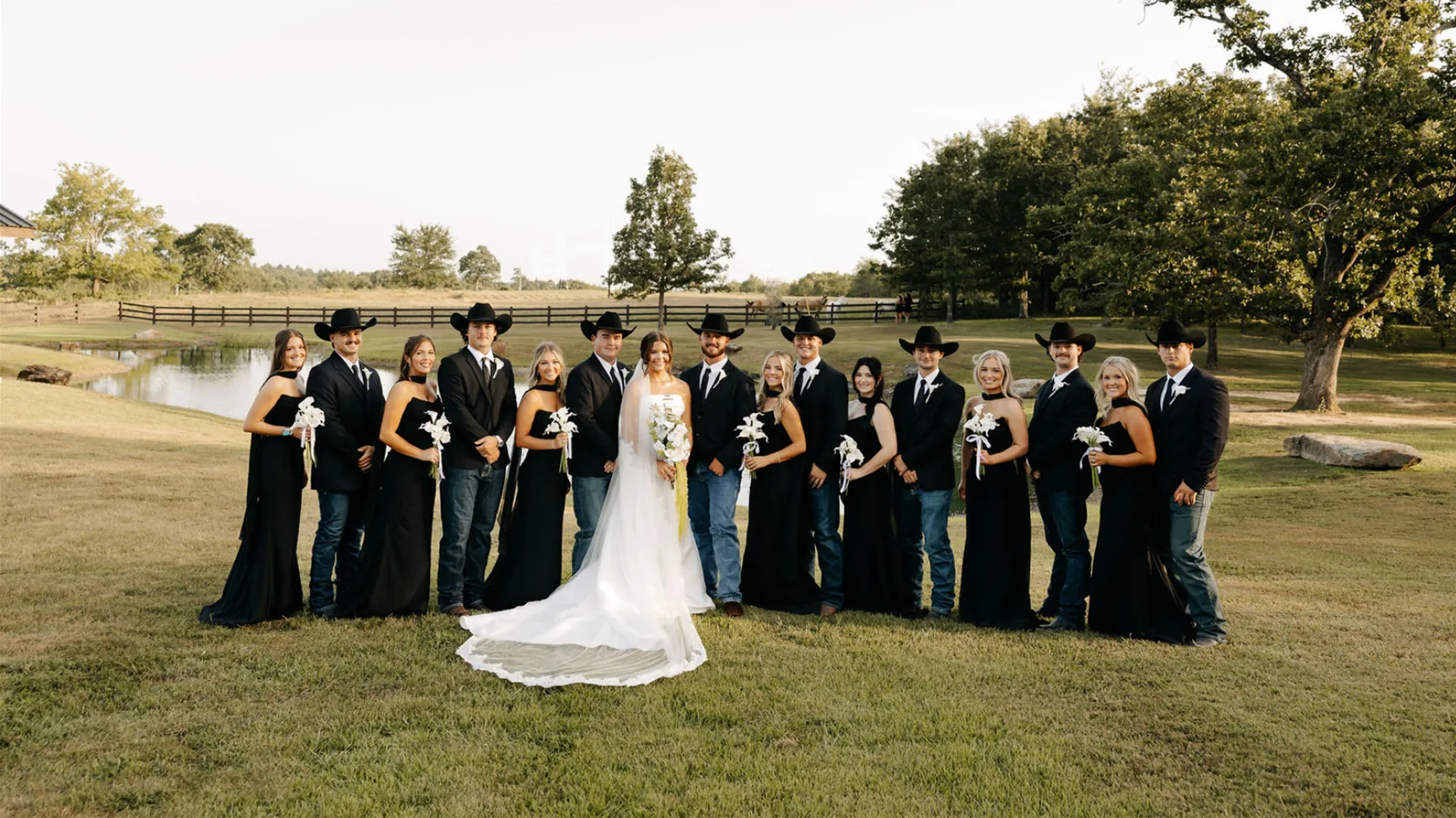 oklahoma-wedding-venue-country couple at the altar